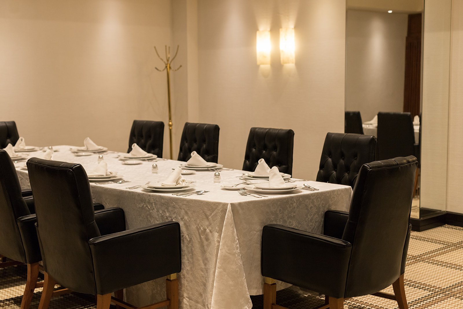 Salón consejo Hotel León